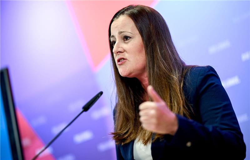Linke will 120 Milliarden Euro pro Jahr für Wirtschafsumbau Parteivorsitzende der Partei Die Linke: Janine Wissler.