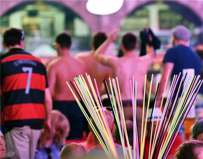 Partylocations wie der Megapark an der Playa de Palma sind ein Touristenmagnet - nicht immer entsprechen die Lokale dem Image, das sich die Regionalregierung für Mallorca künftig wünscht.