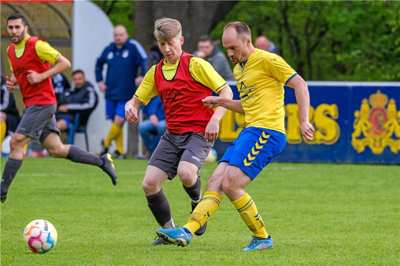 Wird der TSV Gielde zum Partycrasher? Pascal Schneider (re.) und Aufsteiger TSV Gielde wollen Tabellenführer SC 18 Harlingerode erneut Punkte abknöpfen und damit das Meisterschaftsrennen in der Nordharzliga spannend halten. Foto: Drechsler