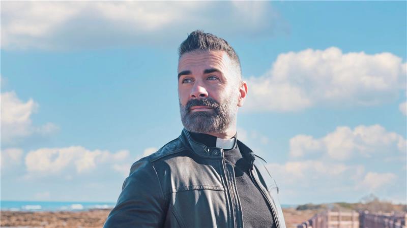 Pater Cosimo Schena gilt als einer der beliebtesten Priester Italiens. 