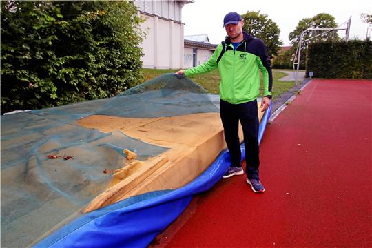 Patrick Saupe vom MTV Goslar setzt sich für bessere Leichtathletik-Bedingungen in Goslar ein. Im Jahr 2022 hatte er sich über desolate Zustände der Sportanlage am Stadtgarten beklagt. Archivfoto: Epping