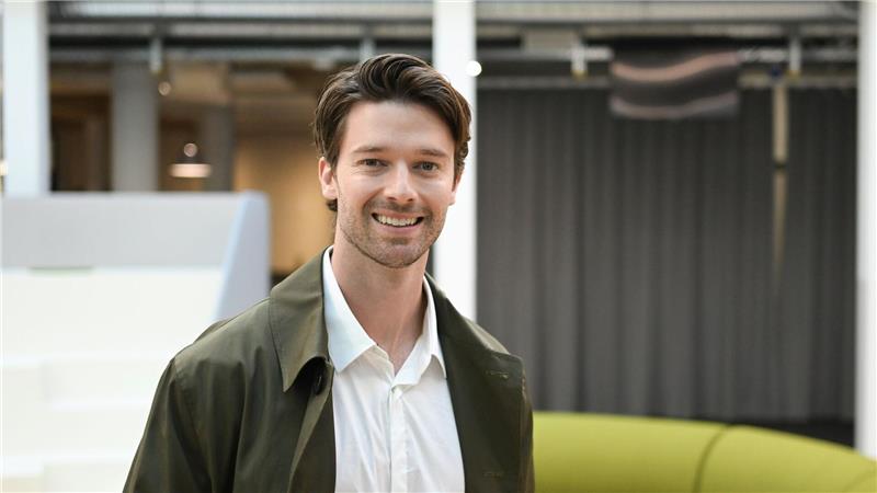 Die Sünden der Superreichen: Das Phänomen „The White Lotus“ Patrick Schwarzenegger lobt Regisseur Mike White.