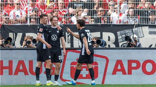 Patrick Wimmer trifft per Traumtor zum 1:0 gegen Union.