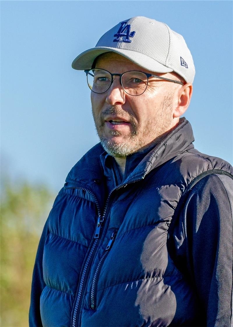 Trainer Paul Czichowski tritt beim TSV Lochtum ab Paul Czichowski