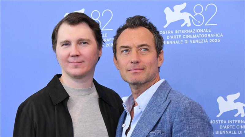 Paul Dano und Jude Law vor der Pressekonferenz zum Film in Venedig. (Archivbild)