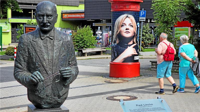 Paul Lincke bleibt im Ortsbild mindestens mit Büste und nach ihm benannten Platz in der Fußgängerzone präsent.