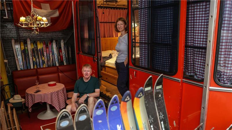 „Schon sehr lustig“ - Indoor-Camping im Hochsommer Paul Starrach aus Gießen ist versierter Camper. Die Indoor-Version erlebt er erstmals - und ist begeistert.