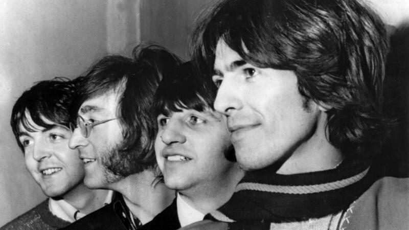 George Harrison in Liverpool geehrt Paul (l-r), John, Ringo und George.