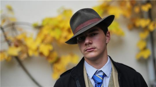 Pedro Elias Garzon kleidet sich gerne „klassisch“, wie er in einem Interview dem „Spiegel“ sagt.