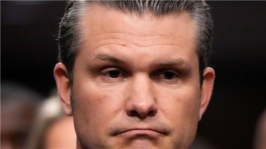 Pentagon-Chef Hegseth muss sich wegen der Chat-Affäre einer Untersuchung stellen. (Archivbild)