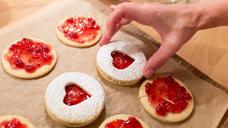 Diese 5 Fehler sollten Sie beim Plätzchen backen vermeiden Perfekte Weihnachtsplätzchen sollten schön knusprig sein.