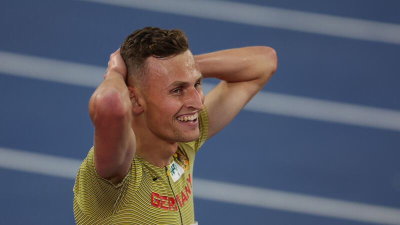 Hindernisläufer Bebendorf holt EM-Bronze - Ruppert Vierter Persönliche Bestzeit und die Bronze-Medaille: Karl Bebendorf jubelt nach dem Lauf.
