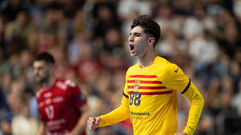 Barcelona triumphiert in der Handball-Königsklasse Petar Cikusa Jelicic und FC Barelona feiern den Titel in der Champions League.