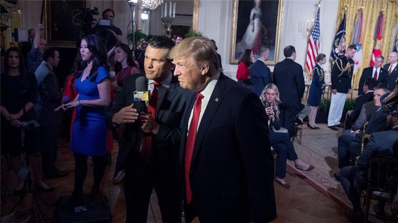 TV-Mann, Milliardär, Radikale: So soll Trumps Team aussehen Pete Hegseth soll Verteidigungsminister werden. (Archivbild)