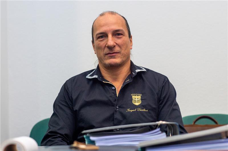 Reichsbürger kauft sich Hotelkomplex in Bad Lauterberg Peter Fitzek, selbst ernannter König von Deutschland, expandiert mit seinem Reich nach Niedersachsen. Foto: picture alliance/dpa/dpa-Zentralbild | Klaus-Dietmar Gabbert