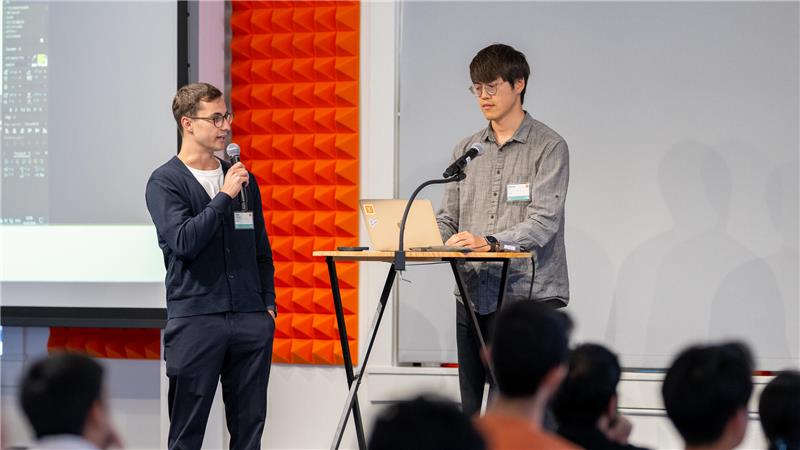 Ein Goslarer mischt das Silicon Valley auf Peter Tribelhorn und sein Geschäftspartner Chia-Lun Wu bei der Vorstellung ihrer Hera-Geschäftsidee beim Y Combinator.
