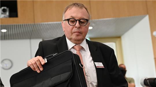 Nach Ahrtalflut keine neuen Ermittlungen gegen Ex-Landrat Pföhler war bei der Flutkatastrophe Landrat im Landkreis Ahrweiler. (Archivbild)