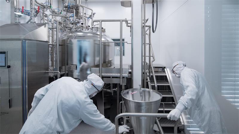 Zollstreit mit Trump: Pharmabranche erwartet weniger Umsatz Pharmaproduktion: Der Handelsstreit mit Trump belastet Arzneihersteller. (Symbolbild)