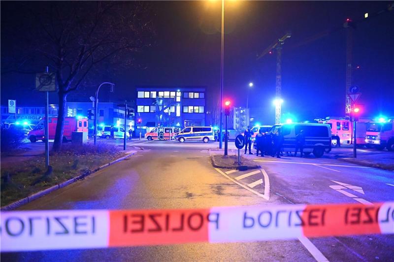 Vater des Amok-Schützen Philipp F. wandte sich an Behörden Philipp F. erschoss am 9. März sieben Menschen bei einer Versammlung der Zeugen Jehovas in Hamburg und tötete sich dann selbst.