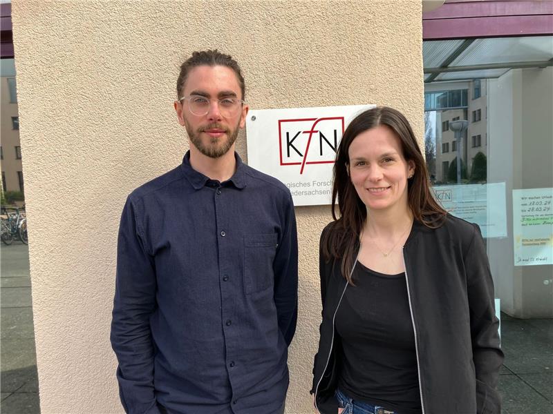 Philipp Müller und Laura-Romina Goede sind Mitautoren der neuen Studie «Gewalt gegen Männer in Partnerschaften» des Kriminologischen Forschungsinstituts Niedersachsen (KFN).