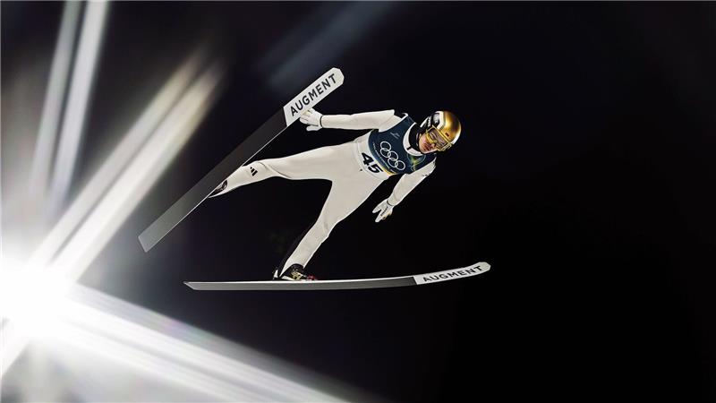 Philipp Raimund springt von der Normalschanze bei den Olympischen Winterspielen Mailand Cortina 2026.