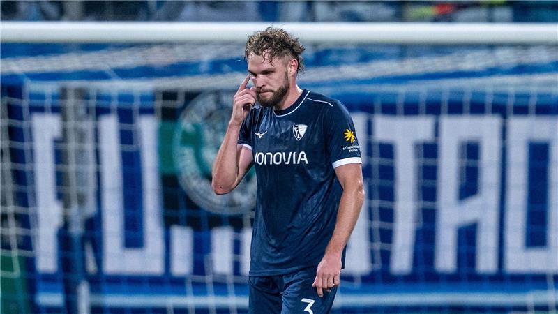 Eigentor und Rot für Bochums Strompf: VfB im Pokal weiter Philipp Strompf erwischte einen gebrauchten Tag.