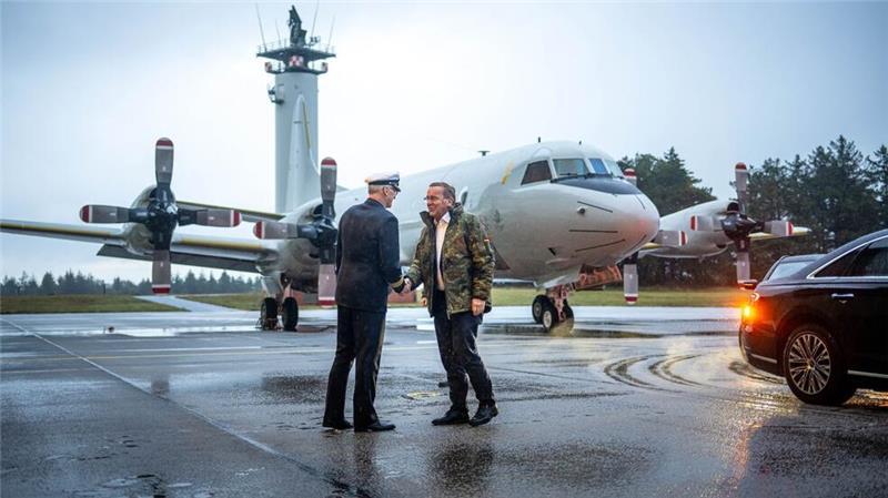 Pistorius informiert sich über den aktuellen Stand der Flotte.