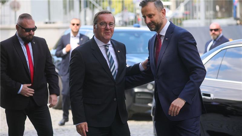 Pistorius und Kosiniak-Kamysz unterzeichneten das Militärabkommen.