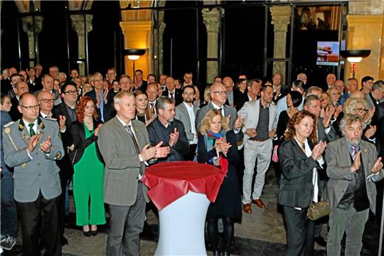 Plädoyer fürs Pfalzquartier: Bei ihrem zweiten Neujahrsempfang in Amt und Würden wirbt Goslars Oberbürgermeisterin Urte Schwerdtner (SPD) am Freitagabend in der Kaiserpfalz vehement für ein Umsetzen des 70 Millionen Euro teuren Gesamtprojekts und erhält zweimal langen Applaus der rund 500 Gäste. Es gelte, den „größten städtebaulichen Missstand mitten im Weltkulturerbe“ zu beseitigen. Foto: Epping