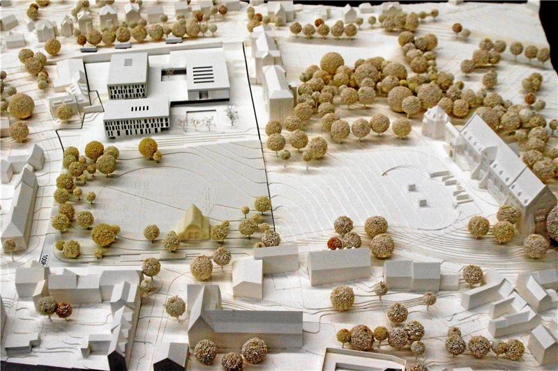Bürgerentscheid Stadthalle: Info-Abend wird zum Wahlkampf-Auftakt Pläne für den Domplatz: Der Entwurf des Landschaftsarchitektur-Büros von Christoph Schonhoff hat den Wettbewerb zur Gestaltung des Stiftsgartens (graue Fläche) gewonnen und ist in eine Gesamtsicht des Quartiers eingebettet. Archivfoto: Epping
