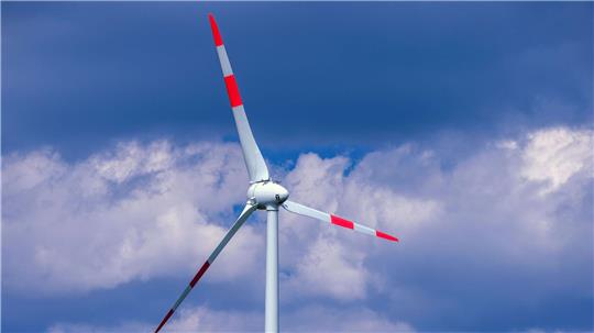 Pläne von Bundeswirtschaftsministerin Reiche, die auch die Windkraft betreffen, kommentiert die IG Metall Küste kritisch. (Symbolbild)