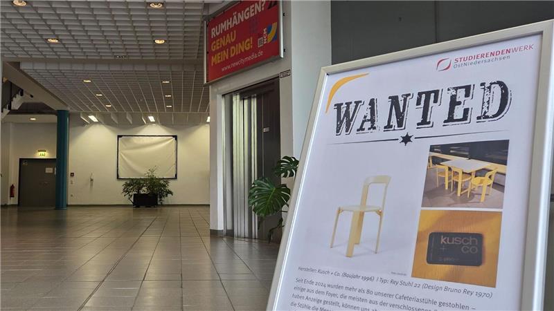 Plakate sollen auf den ungewöhnlichen Diebstahl hinweisen.   
