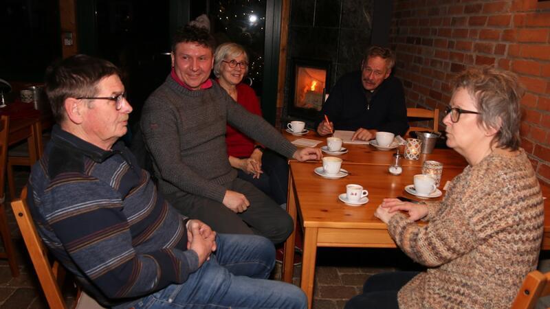 Neuer Verein gründet sich bald in Döhren: Jeder kann mitmachen Planen einen Bürgerverein: (v.l.) Horst Schüler, Georg Nalborczyk, Sybille Schmidt, Heribert Pietschmann und Erika Söchtig.
