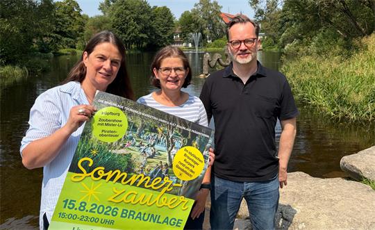 Planen und veranstalten den „Sommerzauber“ im Kurpark gemeinsam: BTMG-Geschäftsführerin Cathleen Hensel (BTMG) mit Imke Koch und Steffen Heister vom Braunlager Verein Kult (v.l.).
