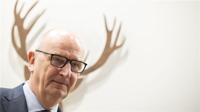 Platzhirsch von Brandenburg: Dietmar Woidke besucht Grüne Woche