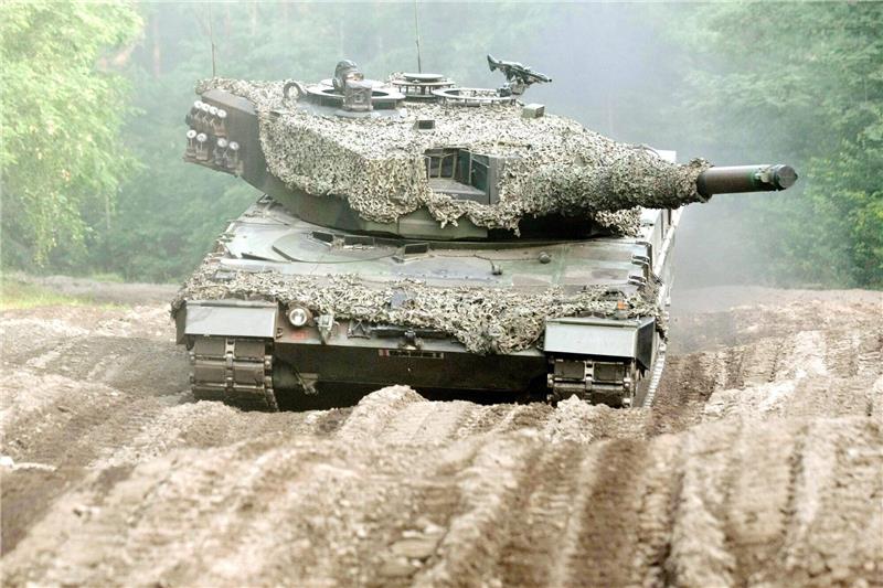 Druck auf Scholz in Panzerfrage wächst Polen hat angekündigt, Deutschland um eine Genehmigung für die Lieferung der in Deutschland hergestellten Kampfpanzer vom Typ Leopard an die Ukraine zu bitten.