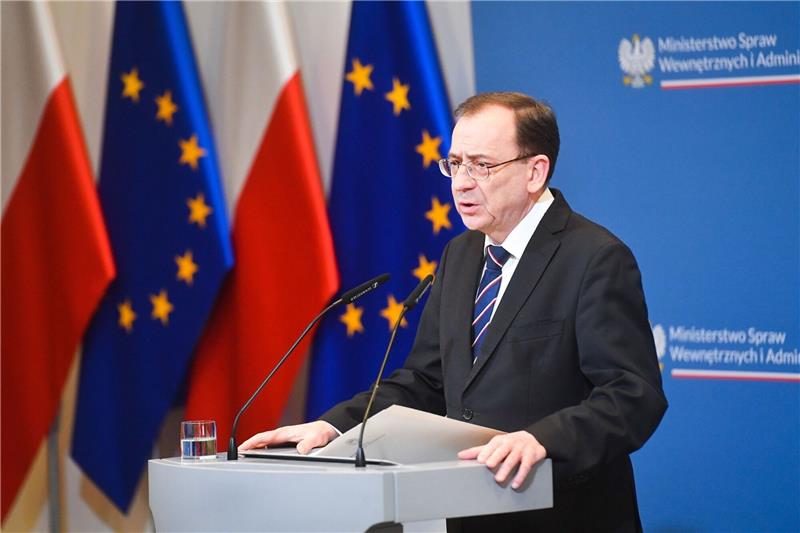 Polens Innenminister Mariusz Kaminski berichtet von der Zerschlagung eines mutmaßlichen russichen Spionagerings.