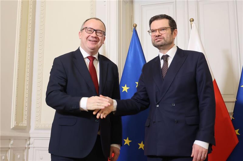 Polens Justizminister Adam Bodnar (l.) begrüßt Bundesjustizminister Marco Buschmann.