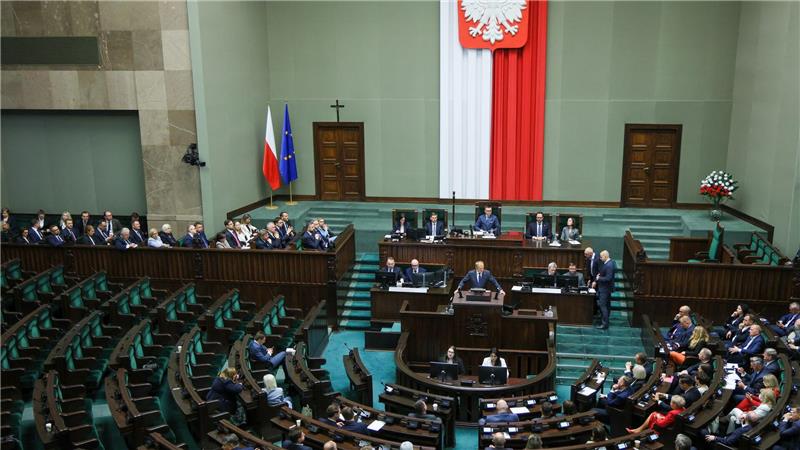 Polens Parlament spricht Tusks Regierung Vertrauen aus Polens Ministerpräsident Donald Tusk hat eine Vertrauensabstimmung überstanden, (Foto aktuell)
