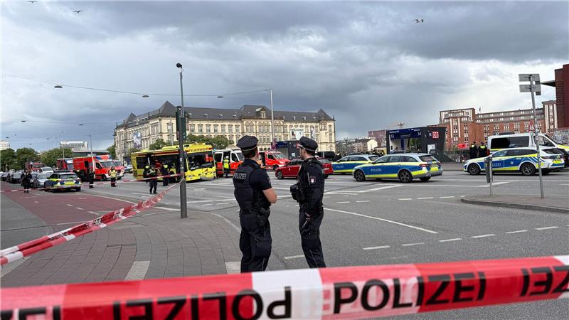 Polizei und Rettungskräfte waren mit einem Großaufgebot im Einsatz. (Archivbild)