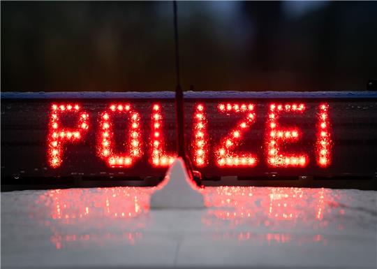 Polizisten und Feuerwehr-Sanitäter mussten aber nicht die Nachtschicht in dem Heim übernehmen.