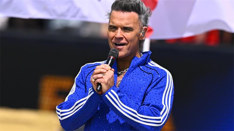 Klopps DFB-Plan mit Kritik und Abschied von Titelträumen Popikone Robbie Williams zeigte sich als großer Klopp-Fan.