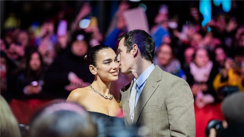 Popstar Dua Lipa besuchte überraschend die Berlinale.