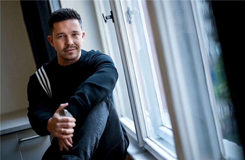 Popstar Nico Santos wird im kommenden Jahr erstmals Vater und will deshalb in den nächsten Monaten etwas kürzertreten.