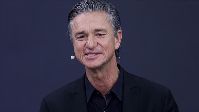 Sportwagenbauer Porsche plant Umbau des Vorstands Porsche-Vorstand Lutz Meschke (Archivbild)