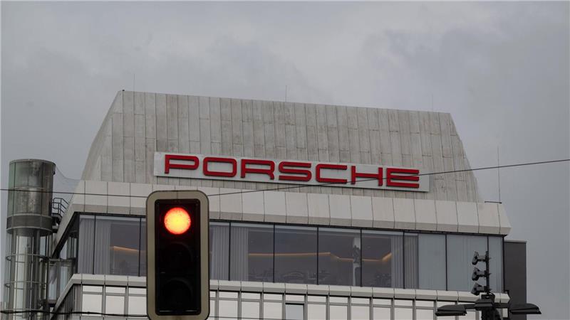 Porsche-Chef Blume kündigt weiteres Sparprogramm an Porsche verschärft den Sparkurs. (Archivbild)
