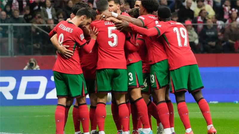 Spanien schlägt Dänemark knapp - Schweiz droht Abstieg Portugal meisterte seine Aufgabe in Polen souverän.