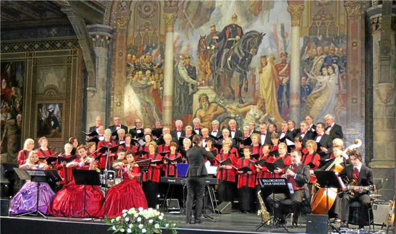 Nach 145 Jahren: Männergesang-Verein Juventa macht Schluss Prächtige Roben, schöner Gesang und beschwingte Melodien – dafür stand viele Jahre lang das Neujahrskonzert des MGV Juventa im Odeon-Theater und später in der Kaiserpfalz. Archivfoto: Epping