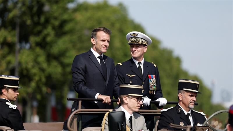 Präsident Macron nahm zum Ende seiner zweiten Amtszeit die Parade zum Nationalfeiertag zum zehnten und letzten Mal ab.