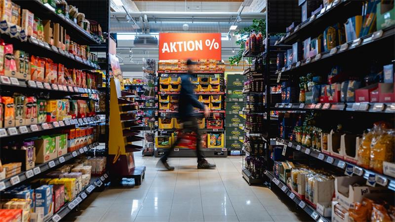 Angst vor höheren Lebenshaltungskosten deutlich gestiegen Preissteigerungen werden an der Supermarktkasse besonders deutlich. (Symbolbild)